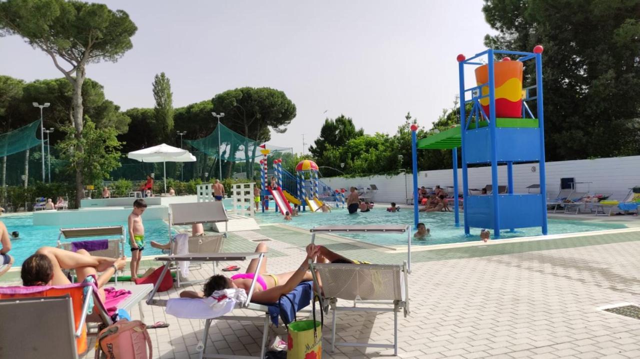 Mipro Mobilhome Lido di Spina Buitenkant foto